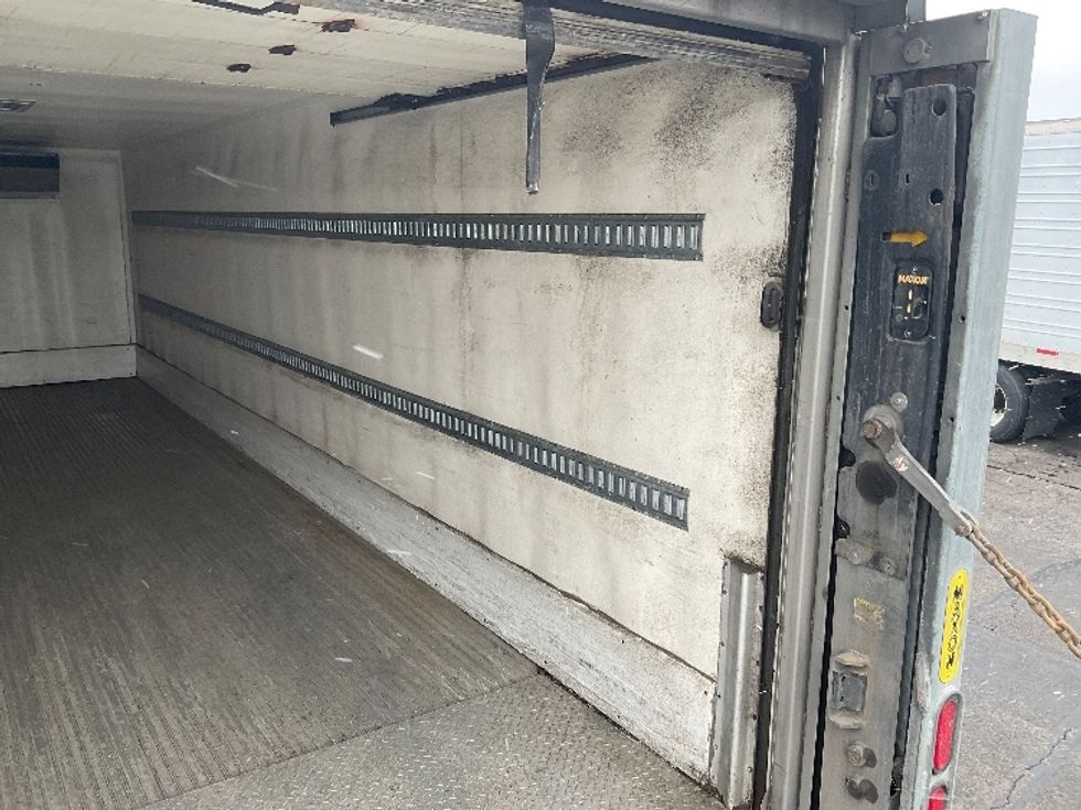 Refrigerated Truck-Light and Medium Duty Trucks-Freightliner-2017-M2-Indianapolis-IN-293,780\n\t\tmiles-$ 44,500 - Image 11