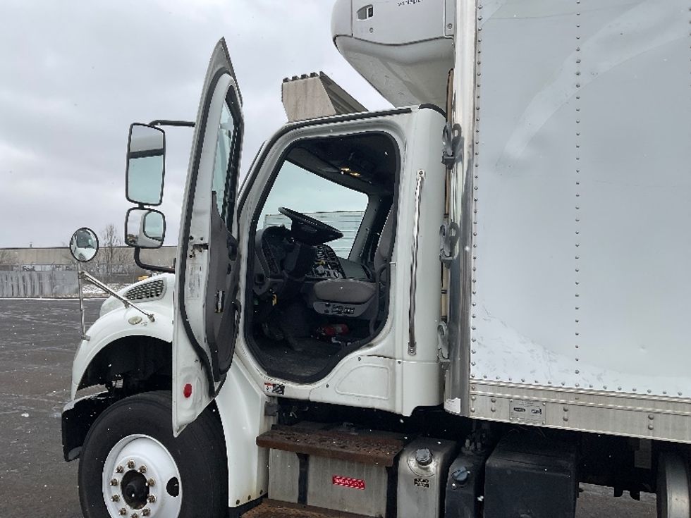 Refrigerated Truck-Light and Medium Duty Trucks-Freightliner-2017-M2-Indianapolis-IN-293,780\n\t\tmiles-$ 44,500 - Image 15