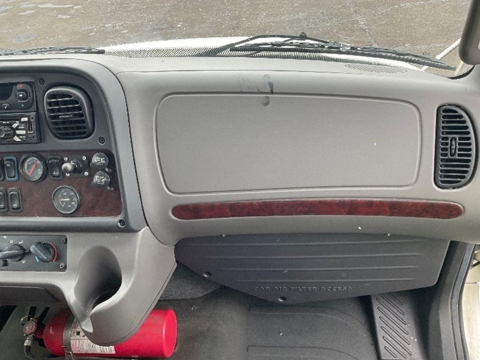 Refrigerated Truck-Light and Medium Duty Trucks-Freightliner-2017-M2-Indianapolis-IN-293,780\n\t\tmiles-$ 44,500 - Image 19