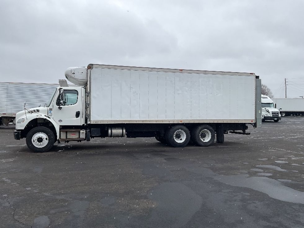 Refrigerated Truck-Light and Medium Duty Trucks-Freightliner-2017-M2-Indianapolis-IN-293,780\n\t\tmiles-$ 44,500 - Image 4