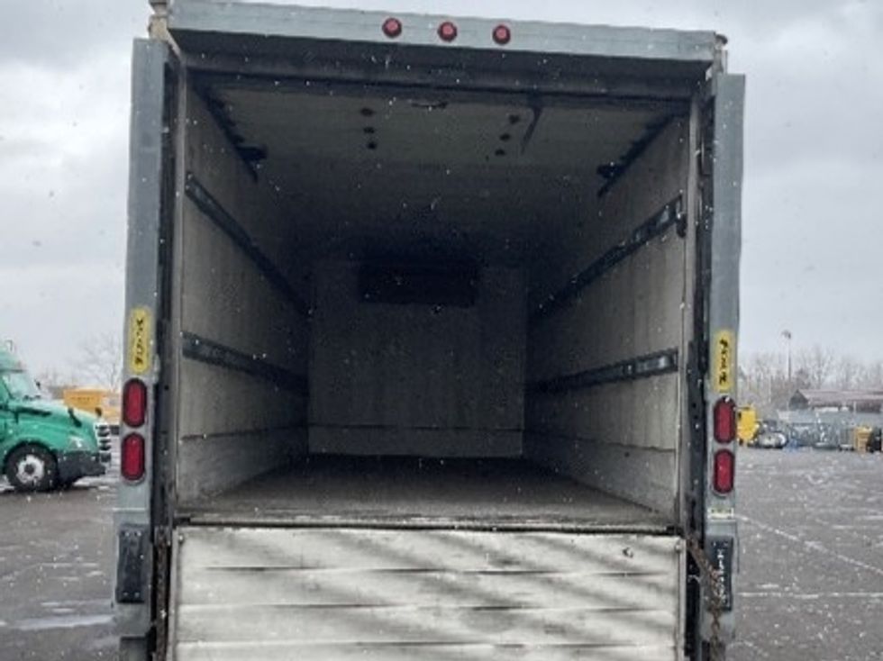 Refrigerated Truck-Light and Medium Duty Trucks-Freightliner-2017-M2-Indianapolis-IN-293,780\n\t\tmiles-$ 44,500 - Image 8