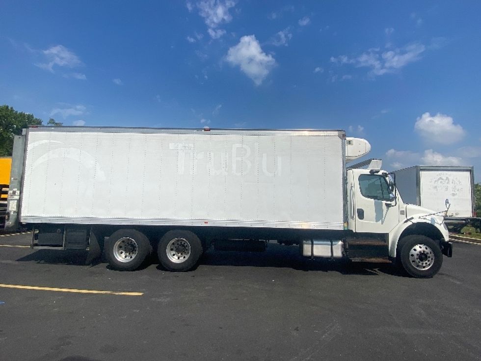 Refrigerated Truck-Light and Medium Duty Trucks-Freightliner-2017-M2-Jessup-MD-339,603\n\t\tmiles-$ 39,500 - Image 15