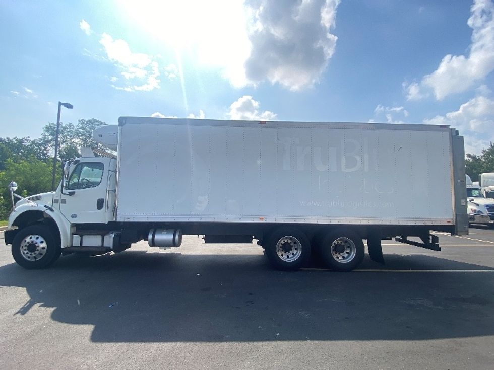 Refrigerated Truck-Light and Medium Duty Trucks-Freightliner-2017-M2-Jessup-MD-339,603\n\t\tmiles-$ 39,500 - Image 4