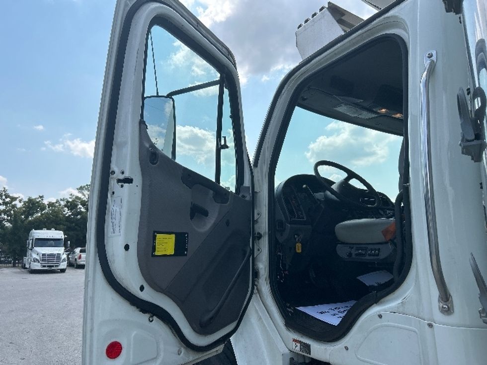 Refrigerated Truck-Light and Medium Duty Trucks-Freightliner-2017-M2-Katy-TX-285,578\n\t\tmiles-$ 46,250 - Image 16