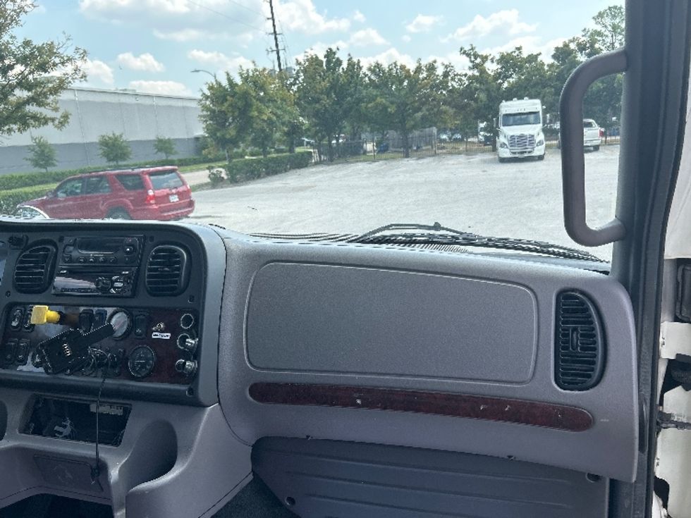 Refrigerated Truck-Light and Medium Duty Trucks-Freightliner-2017-M2-Katy-TX-285,578\n\t\tmiles-$ 46,250 - Image 21