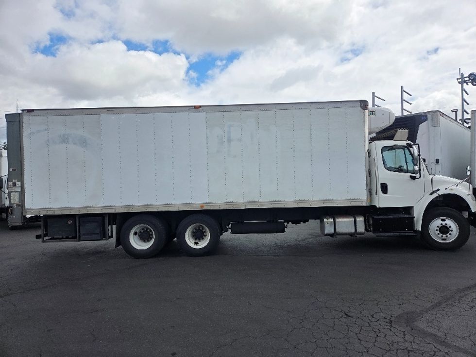 Refrigerated Truck-Light and Medium Duty Trucks-Freightliner-2017-M2-Kent-WA-234,709\n\t\tmiles-$ 53,250 - Image 15