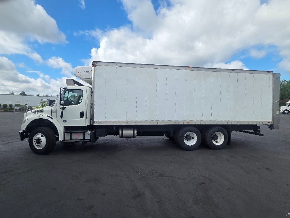 Refrigerated Truck-Light and Medium Duty Trucks-Freightliner-2017-M2-Kent-WA-234,709\n\t\tmiles-$ 53,250 - Image 4