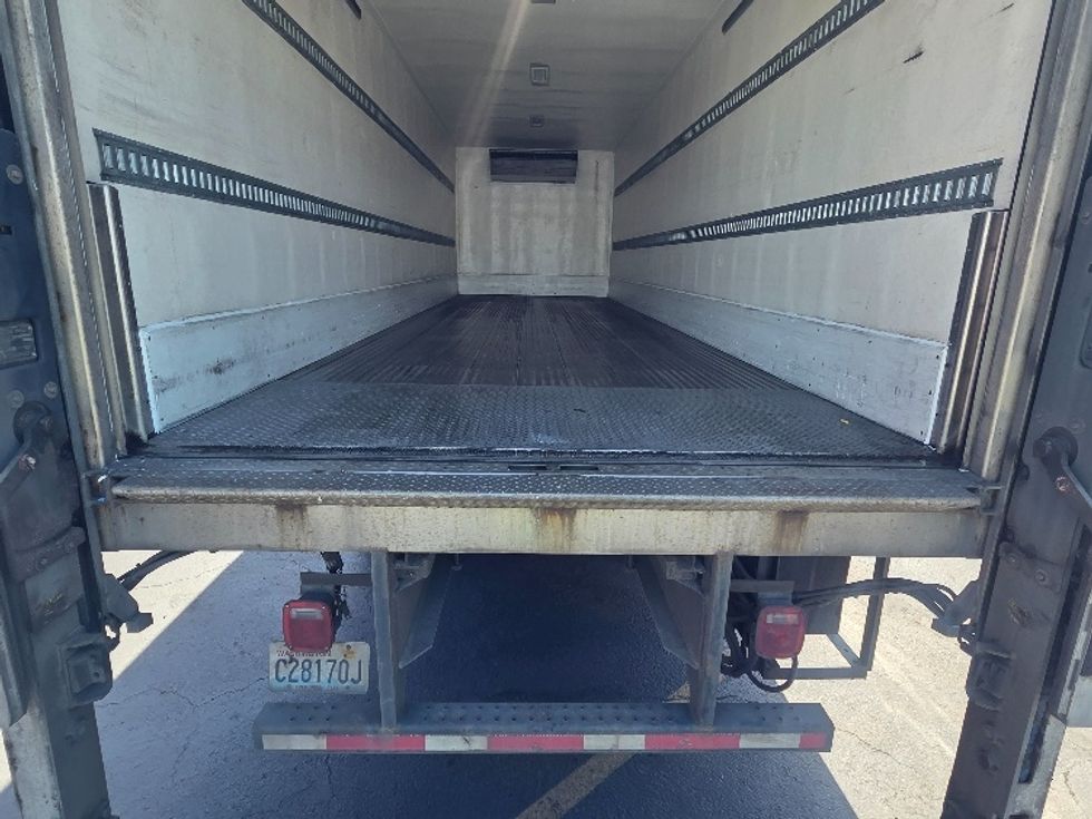 Refrigerated Truck-Light and Medium Duty Trucks-Freightliner-2017-M2-Kent-WA-281,408\n\t\tmiles-$ 46,500 - Image 10