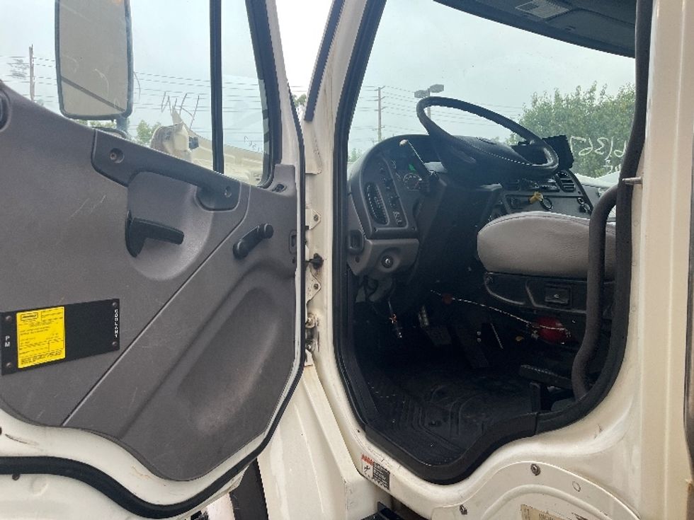 Refrigerated Truck-Light and Medium Duty Trucks-Freightliner-2017-M2-La Mirada-CA-74,995\n\t\tmiles-$ 54,750 - Image 16