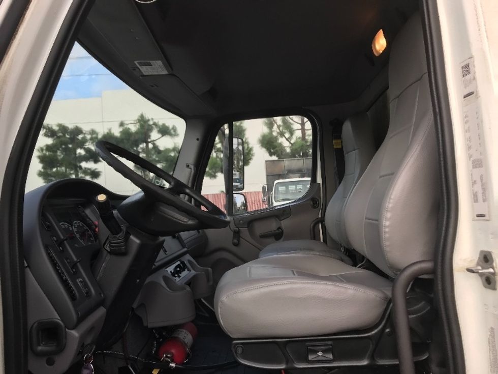 Refrigerated Truck-Light and Medium Duty Trucks-Freightliner-2017-M2-La Mirada-CA-74,995\n\t\tmiles-$ 54,750 - Image 17