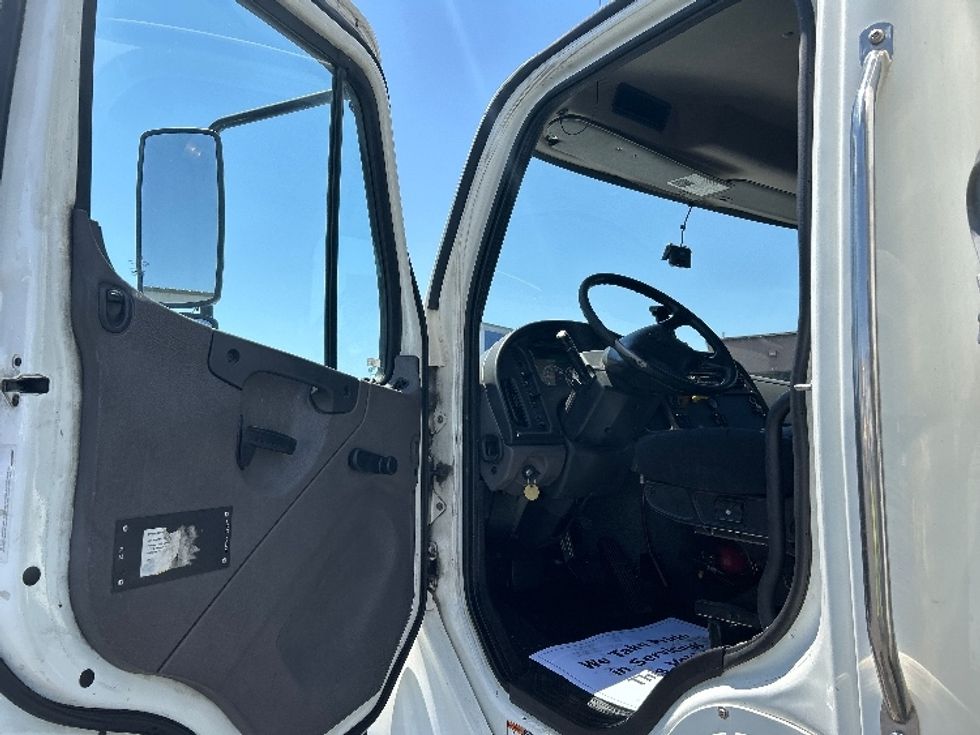 Refrigerated Truck-Light and Medium Duty Trucks-Freightliner-2017-M2-Las Vegas-NV-182,897\n\t\tmiles-$ 49,750 - Image 16