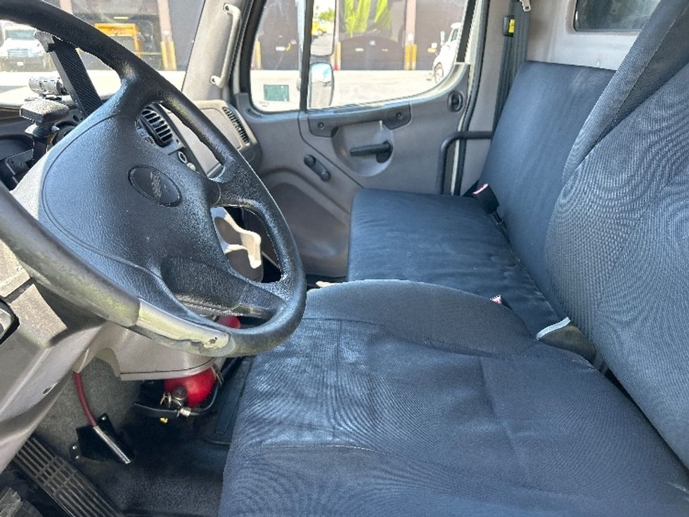 Refrigerated Truck-Light and Medium Duty Trucks-Freightliner-2017-M2-Las Vegas-NV-182,897\n\t\tmiles-$ 49,750 - Image 19