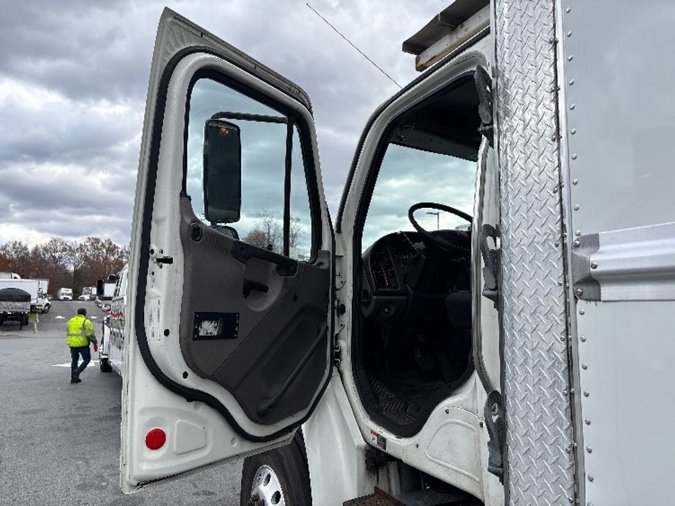 Refrigerated Truck-Light and Medium Duty Trucks-Freightliner-2017-M2-Montgomery-NY-333,950\n\t\tmiles-$ 42,250 - Image 16