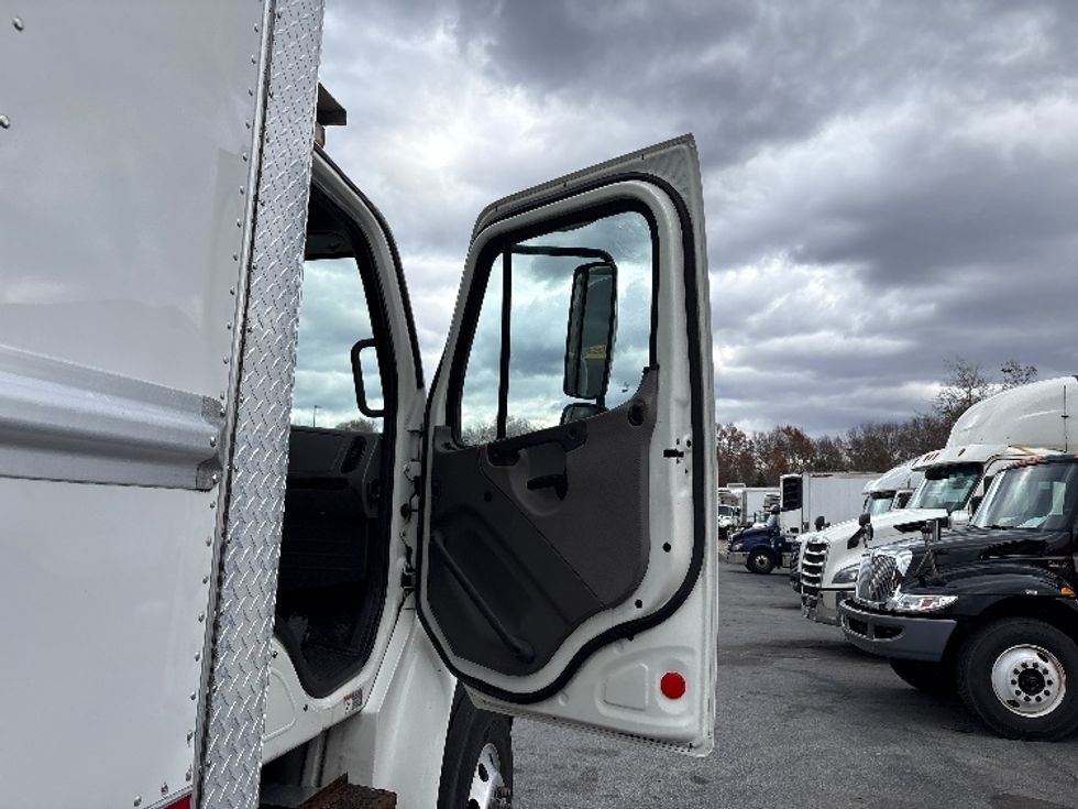 Refrigerated Truck-Light and Medium Duty Trucks-Freightliner-2017-M2-Montgomery-NY-333,950\n\t\tmiles-$ 42,250 - Image 20