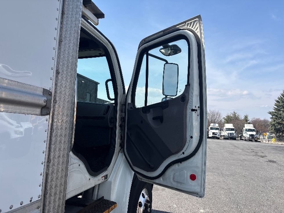 Refrigerated Truck-Light and Medium Duty Trucks-Freightliner-2017-M2-Montgomery-NY-336,370\n\t\tmiles-$ 41,250 - Image 20
