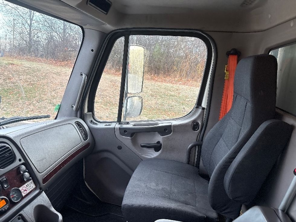 Refrigerated Truck-Light and Medium Duty Trucks-Freightliner-2017-M2-Montgomery-NY-368,638\n\t\tmiles-$ 21,250 - Image 19