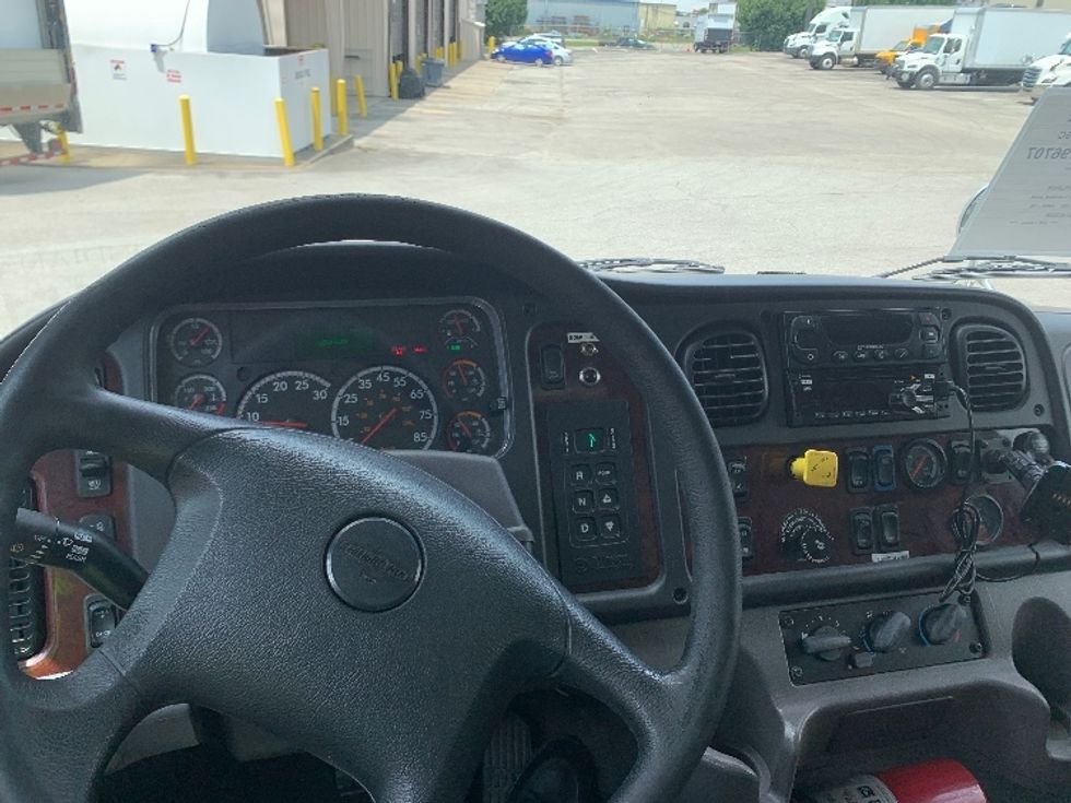 Refrigerated Truck-Light and Medium Duty Trucks-Freightliner-2017-M2-Nashville (Mount Juliet)-TN-287,135\n\t\tmiles-$ 45,750 - Image 17