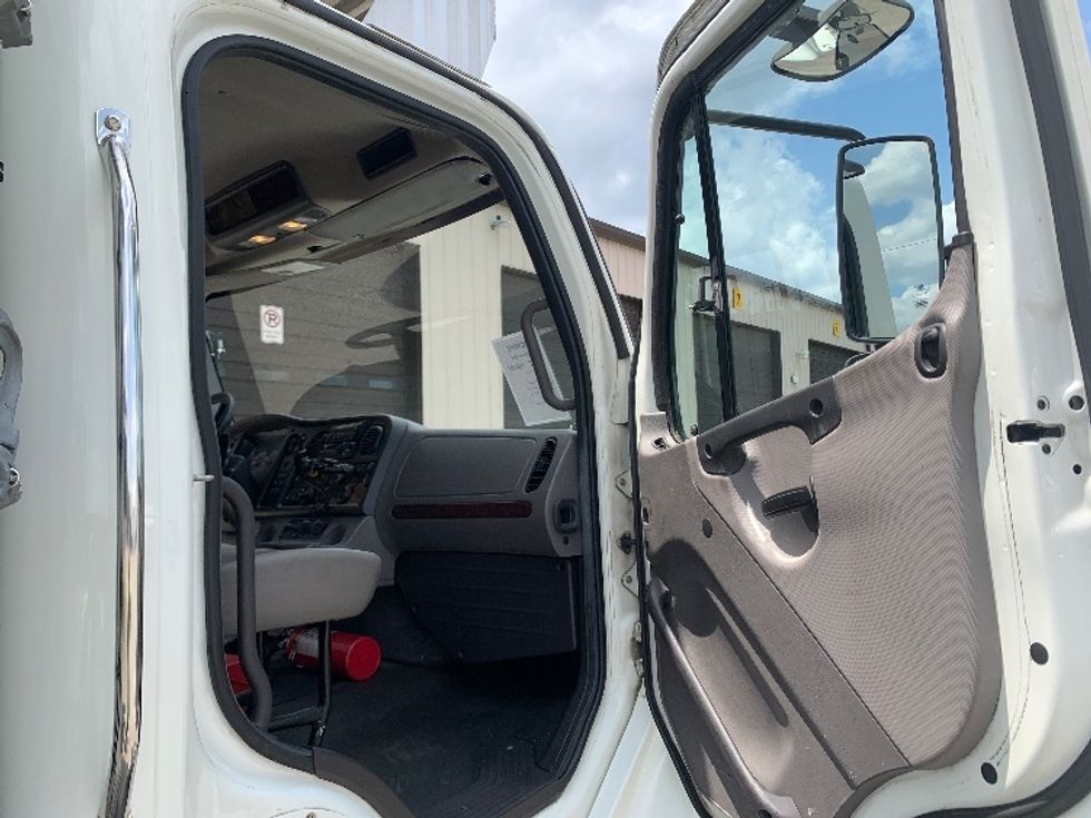 Refrigerated Truck-Light and Medium Duty Trucks-Freightliner-2017-M2-Nashville (Mount Juliet)-TN-287,135\n\t\tmiles-$ 45,750 - Image 19
