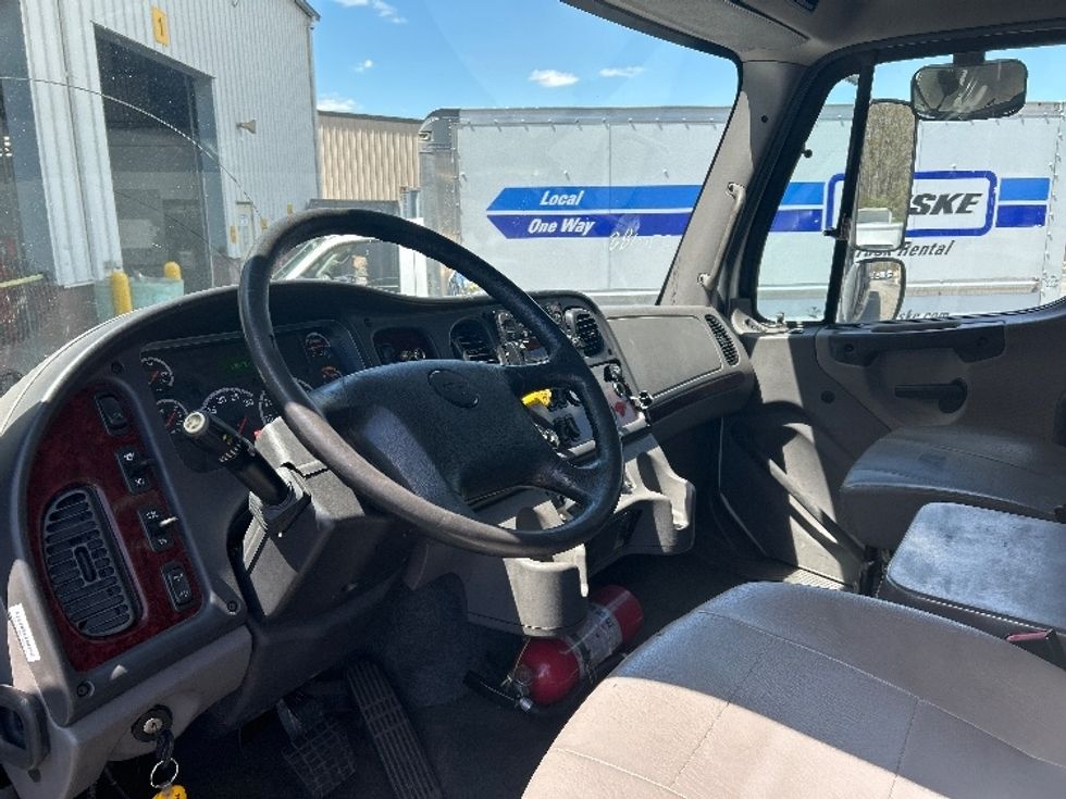 Refrigerated Truck-Light and Medium Duty Trucks-Freightliner-2017-M2-New Bedford-MA-270,872\n\t\tmiles-$ 46,500 - Image 17