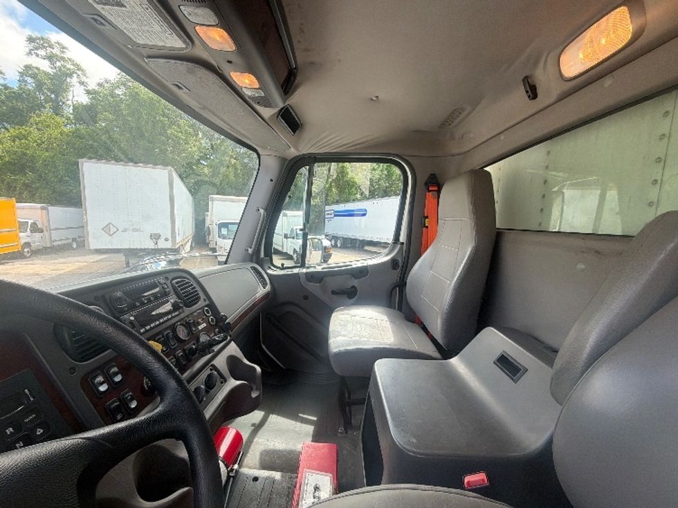 Refrigerated Truck-Light and Medium Duty Trucks-Freightliner-2017-M2-Pensacola-FL-327,833\n\t\tmiles-$ 40,500 - Image 19