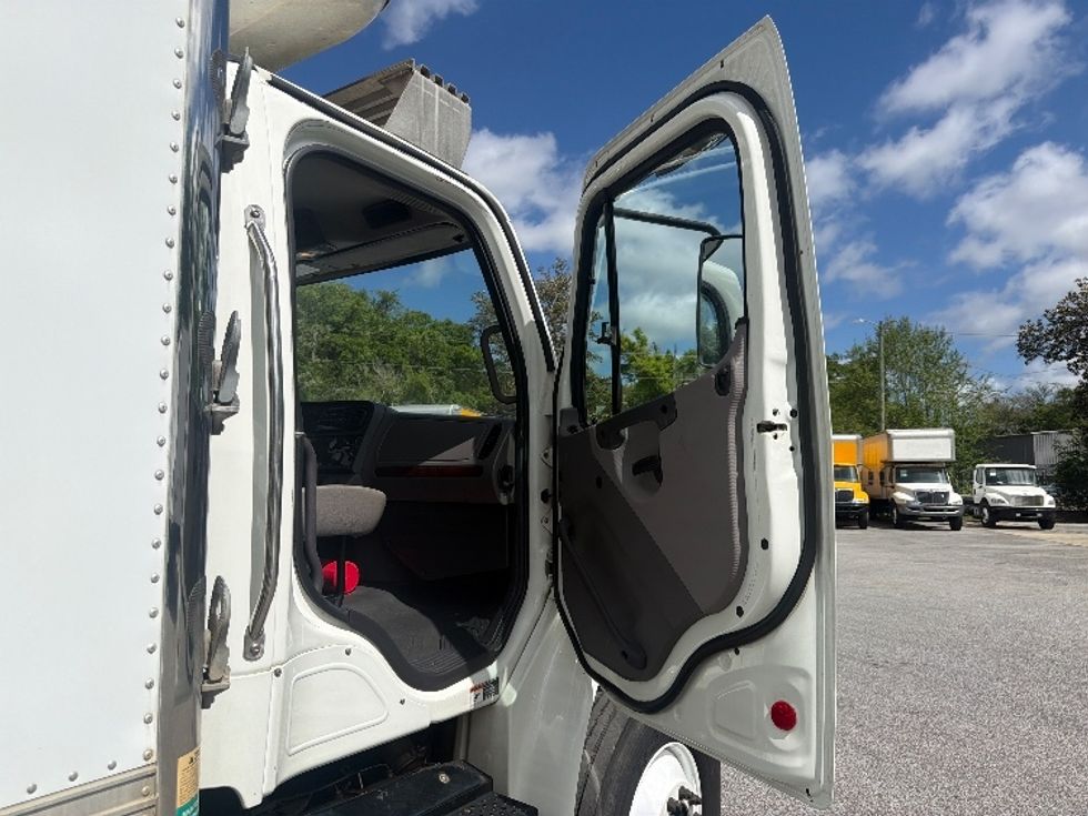 Refrigerated Truck-Light and Medium Duty Trucks-Freightliner-2017-M2-Pensacola-FL-327,833\n\t\tmiles-$ 40,500 - Image 20