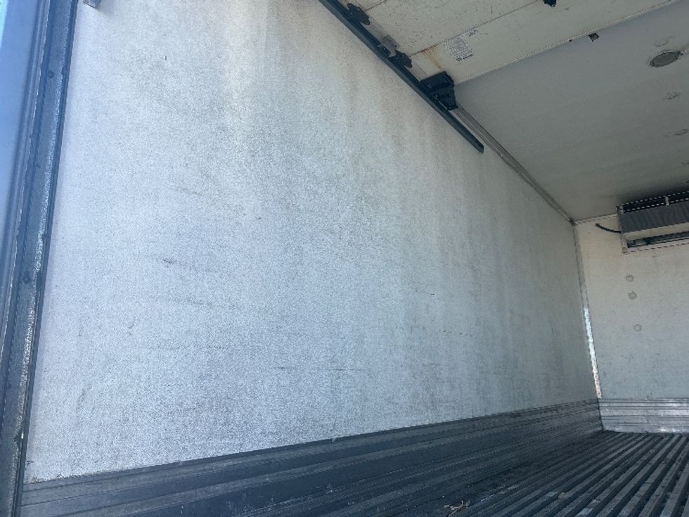 Refrigerated Truck-Light and Medium Duty Trucks-Freightliner-2017-M2-Philadelphia-PA-135,830\n\t\tmiles-$ 42,500 - Image 11
