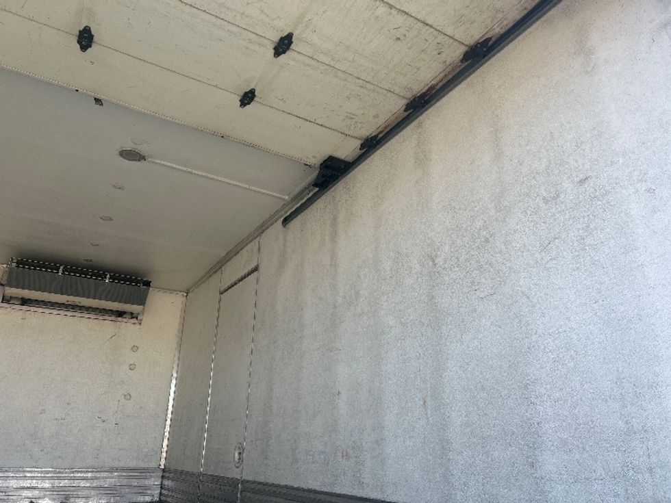 Refrigerated Truck-Light and Medium Duty Trucks-Freightliner-2017-M2-Philadelphia-PA-135,830\n\t\tmiles-$ 42,500 - Image 12
