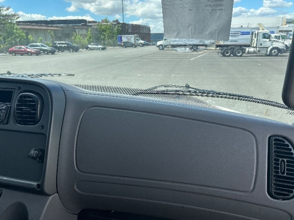 Refrigerated Truck-Light and Medium Duty Trucks-Freightliner-2017-M2-Philadelphia-PA-135,830\n\t\tmiles-$ 42,500 - Image 21