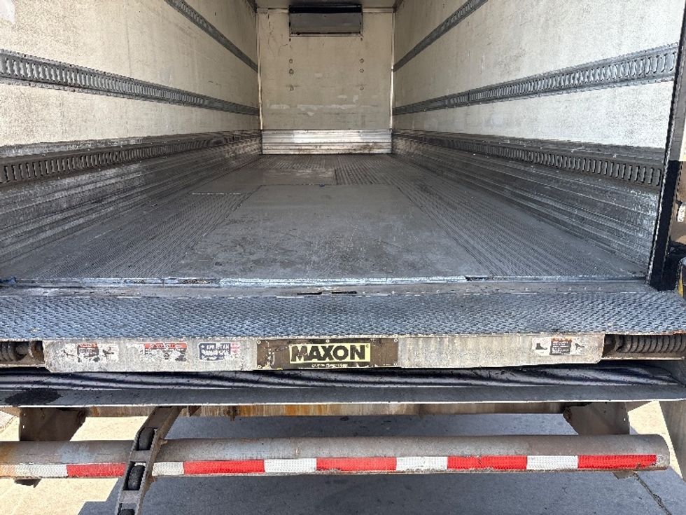 Refrigerated Truck-Light and Medium Duty Trucks-Freightliner-2017-M2-Phoenix-AZ-210,366\n\t\tmiles-$ 63,500 - Image 10