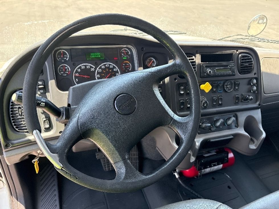 Refrigerated Truck-Light and Medium Duty Trucks-Freightliner-2017-M2-Phoenix-AZ-210,366\n\t\tmiles-$ 63,500 - Image 18