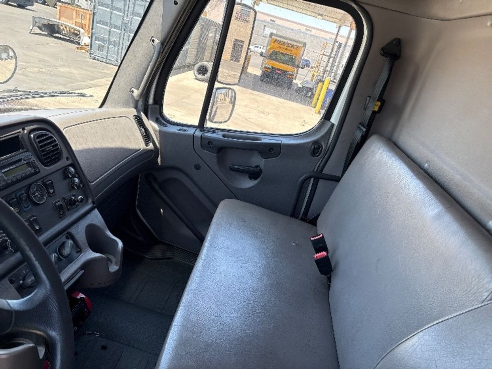 Refrigerated Truck-Light and Medium Duty Trucks-Freightliner-2017-M2-Phoenix-AZ-210,366\n\t\tmiles-$ 63,500 - Image 19