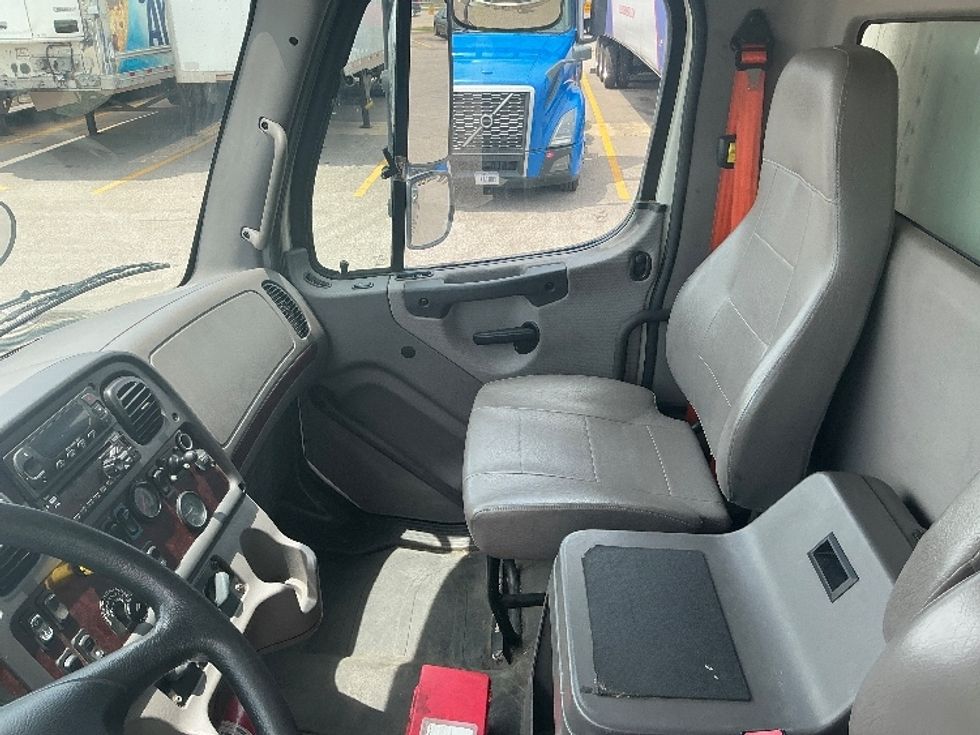 Refrigerated Truck-Light and Medium Duty Trucks-Freightliner-2017-M2-Piqua-OH-310,673\n\t\tmiles-$ 40,000 - Image 19