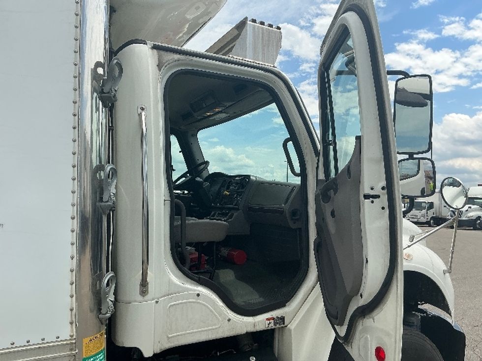 Refrigerated Truck-Light and Medium Duty Trucks-Freightliner-2017-M2-Piqua-OH-310,673\n\t\tmiles-$ 40,000 - Image 20