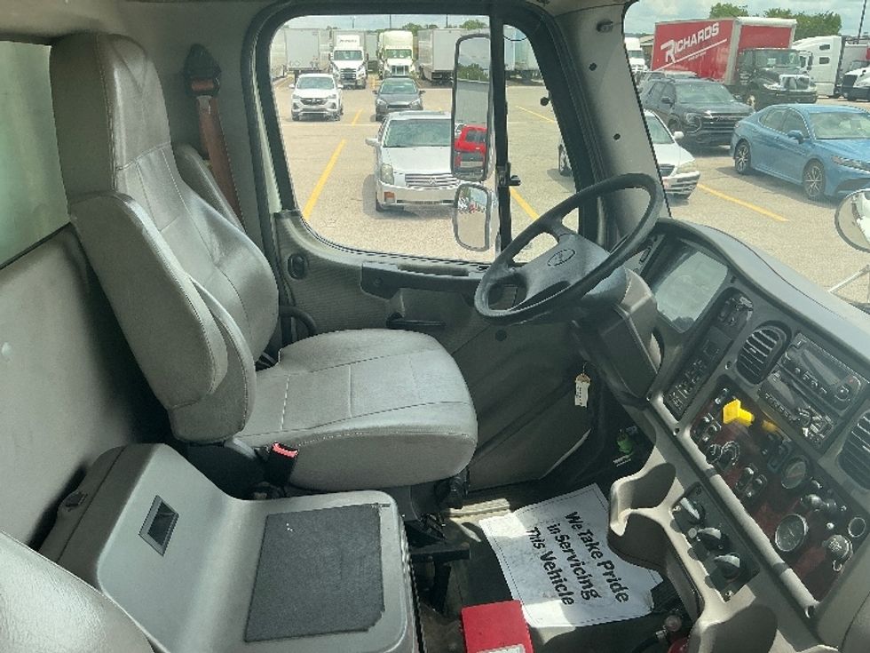 Refrigerated Truck-Light and Medium Duty Trucks-Freightliner-2017-M2-Piqua-OH-310,673\n\t\tmiles-$ 40,000 - Image 22