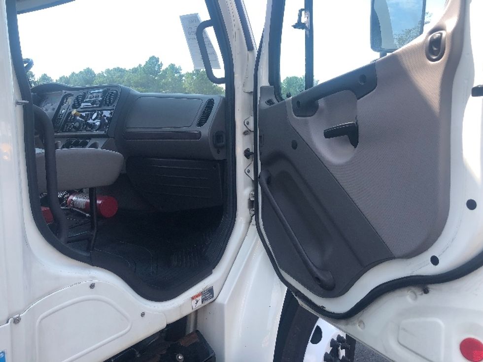 Refrigerated Truck-Light and Medium Duty Trucks-Freightliner-2017-M2-Shreveport-LA-351,856\n\t\tmiles-$ 37,250 - Image 20