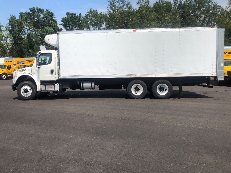 Refrigerated Truck-Light and Medium Duty Trucks-Freightliner-2017-M2-Shreveport-LA-351,856\n\t\tmiles-$ 37,250 - Image 4