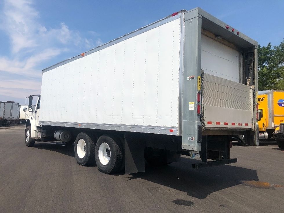 Refrigerated Truck-Light and Medium Duty Trucks-Freightliner-2017-M2-Shreveport-LA-351,856\n\t\tmiles-$ 37,250 - Image 6