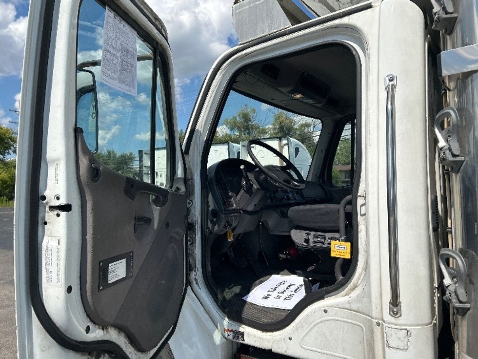 Refrigerated Truck-Light and Medium Duty Trucks-Freightliner-2017-M2-Sturtevant-WI-220,133\n\t\tmiles-$ 32,750 - Image 16
