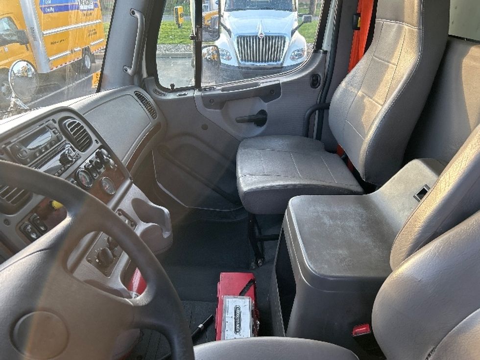 Refrigerated Truck-Light and Medium Duty Trucks-Freightliner-2017-M2-Swedesboro-NJ-179,152\n\t\tmiles-$ 55,500 - Image 19