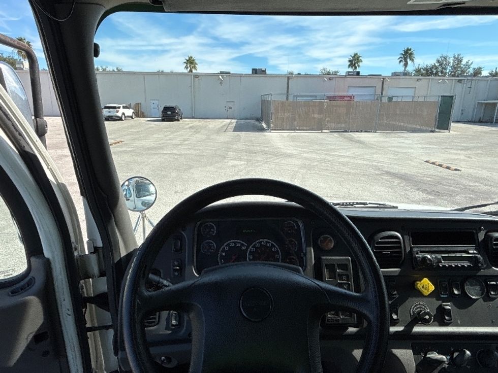 Refrigerated Truck-Light and Medium Duty Trucks-Freightliner-2017-M2-Tampa-FL-224,143\n\t\tmiles-$ 36,500 - Image 18