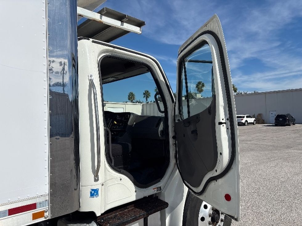 Refrigerated Truck-Light and Medium Duty Trucks-Freightliner-2017-M2-Tampa-FL-224,143\n\t\tmiles-$ 36,500 - Image 20