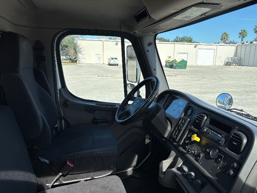 Refrigerated Truck-Light and Medium Duty Trucks-Freightliner-2017-M2-Tampa-FL-224,143\n\t\tmiles-$ 36,500 - Image 22