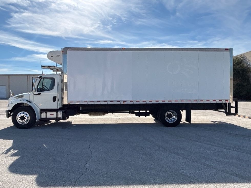 Refrigerated Truck-Light and Medium Duty Trucks-Freightliner-2017-M2-Tampa-FL-224,143\n\t\tmiles-$ 36,500 - Image 4