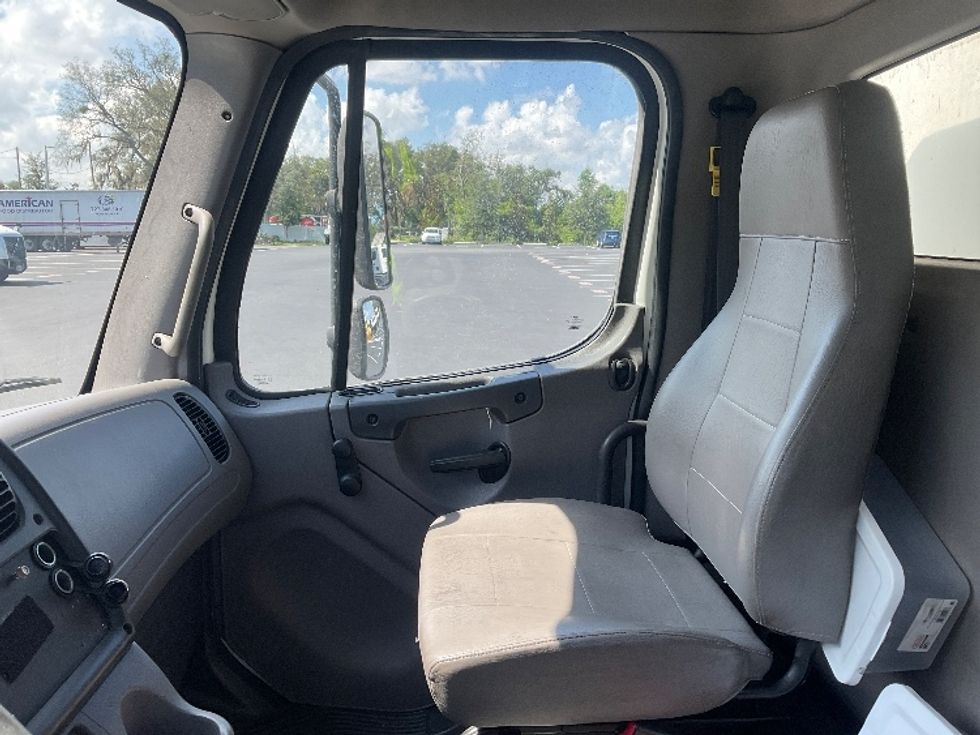 Refrigerated Truck-Light and Medium Duty Trucks-Freightliner-2017-M2-Tampa-FL-256,715\n\t\tmiles-$ 36,250 - Image 11