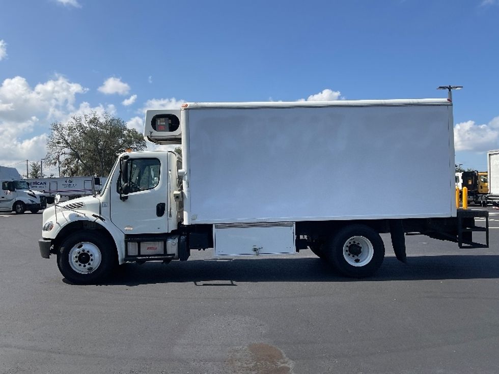 Refrigerated Truck-Light and Medium Duty Trucks-Freightliner-2017-M2-Tampa-FL-256,715\n\t\tmiles-$ 36,250 - Image 4