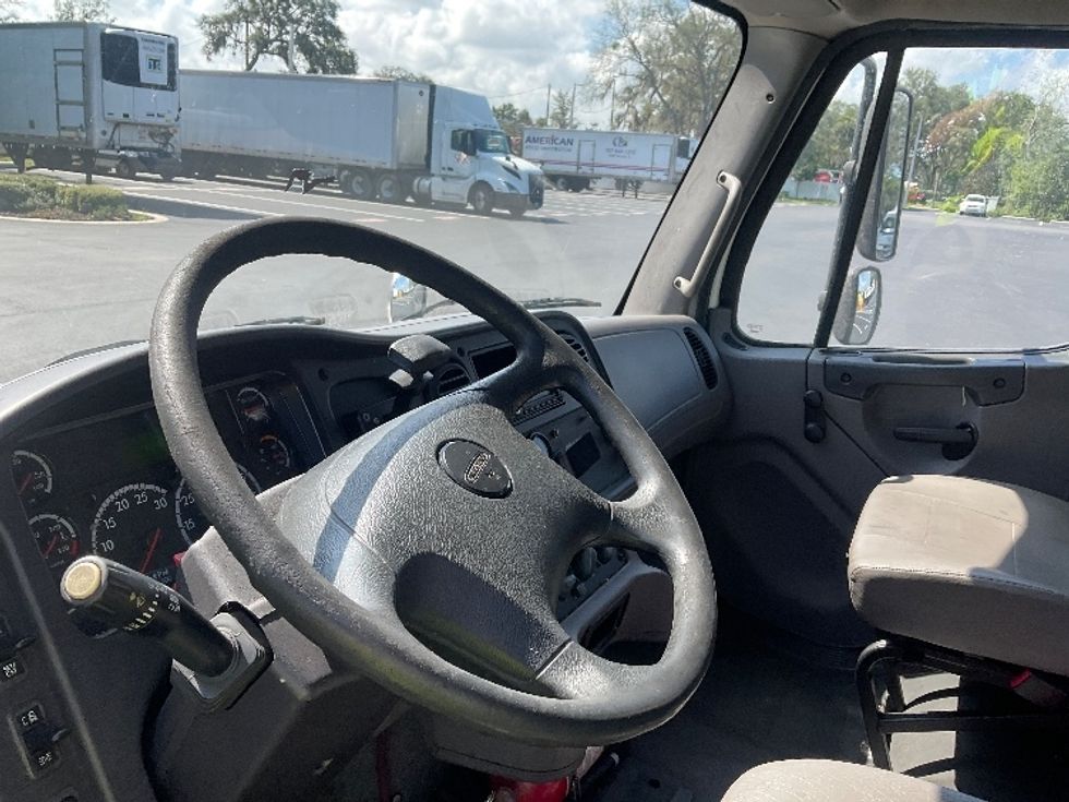 Refrigerated Truck-Light and Medium Duty Trucks-Freightliner-2017-M2-Tampa-FL-256,715\n\t\tmiles-$ 36,250 - Image 9
