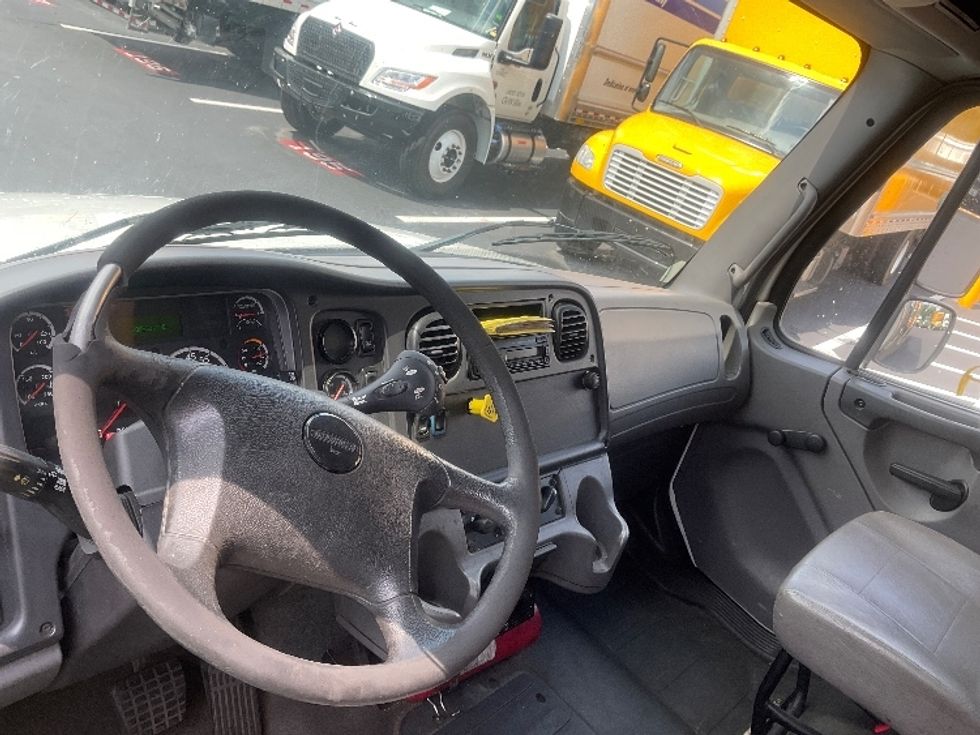 Refrigerated Truck-Light and Medium Duty Trucks-Freightliner-2017-M2-Tampa-FL-286,552\n\t\tmiles-$ 36,250 - Image 16