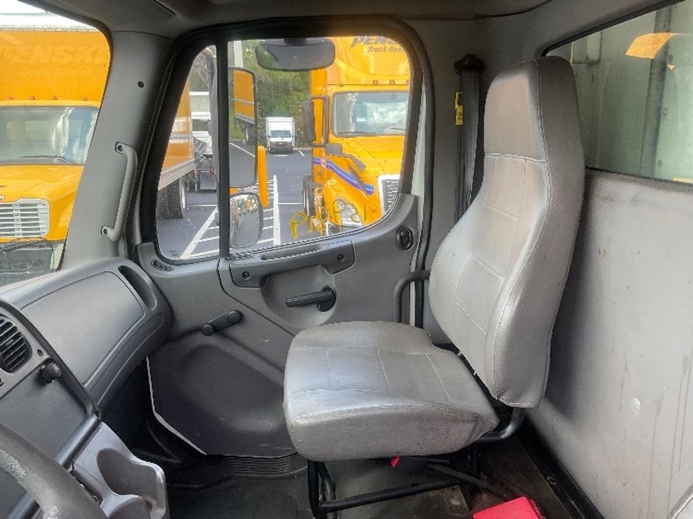Refrigerated Truck-Light and Medium Duty Trucks-Freightliner-2017-M2-Tampa-FL-286,552\n\t\tmiles-$ 36,250 - Image 18