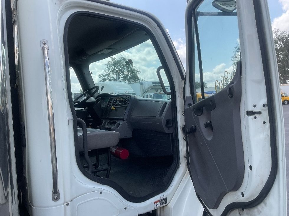 Refrigerated Truck-Light and Medium Duty Trucks-Freightliner-2017-M2-Tampa-FL-286,552\n\t\tmiles-$ 36,250 - Image 19