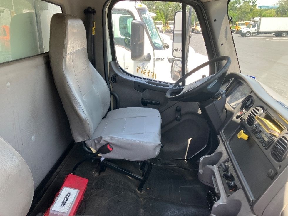 Refrigerated Truck-Light and Medium Duty Trucks-Freightliner-2017-M2-Tampa-FL-286,552\n\t\tmiles-$ 36,250 - Image 21